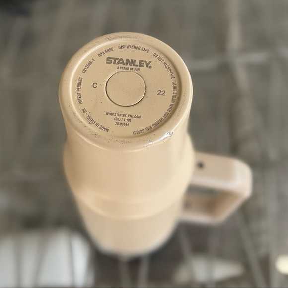 Stanley Adventure Quencher In Driftwood Travel Tumbler Straw Cup 40 oz - Picture 6 of 11